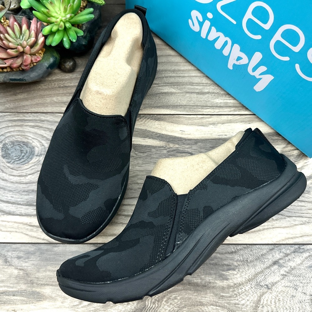 NIB Bzees Lunar Comfort Flats Loafers Slip Ons Black Camo 8M